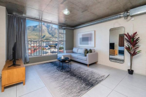 Modern 2 Bedroom Gem
